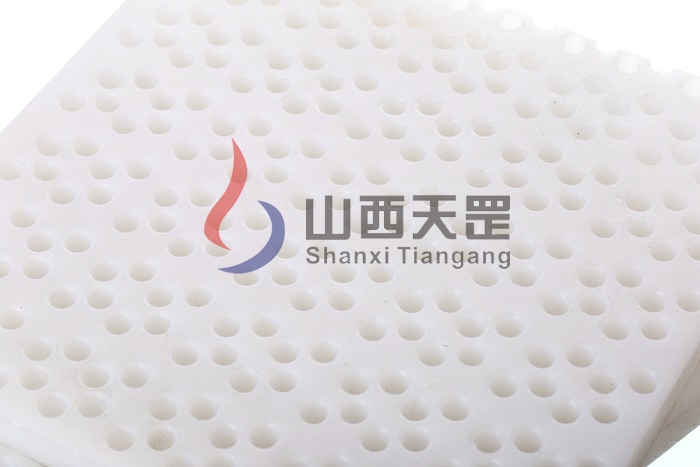 皮帶耐磨托條的變形特性及其對(duì)傳動(dòng)性能的影響